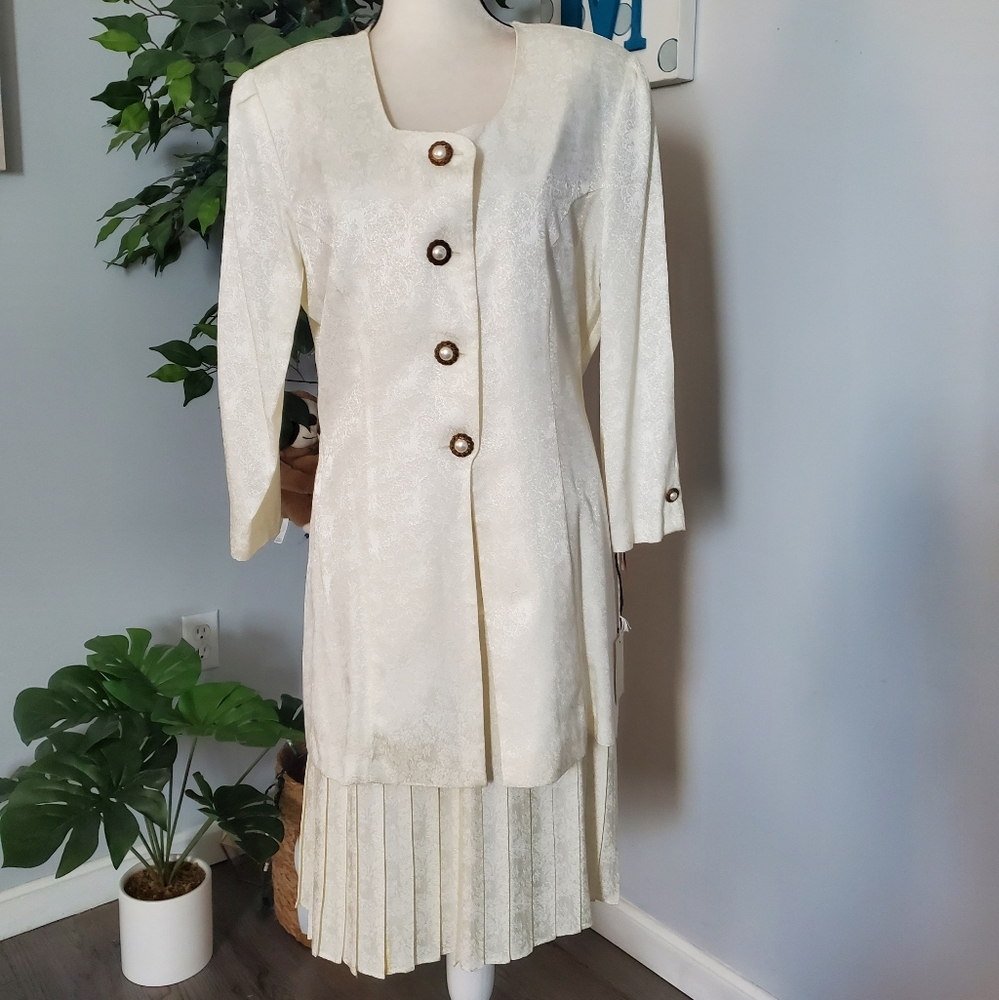 KWAI Vintage Deadstock Jacquard NWT Pleated Skirt/Jacket Set 16